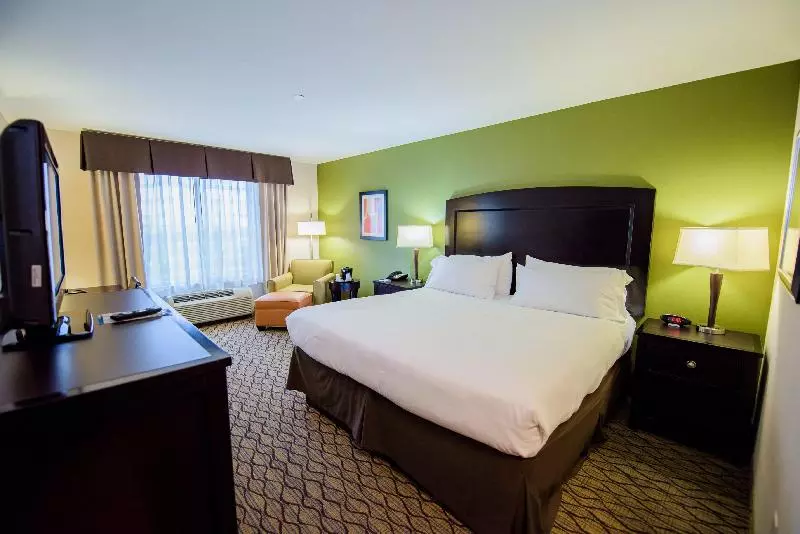 キングサイズベッドのスイートルーム, Holiday Inn Express Tulsa South Bixby, An Ihg