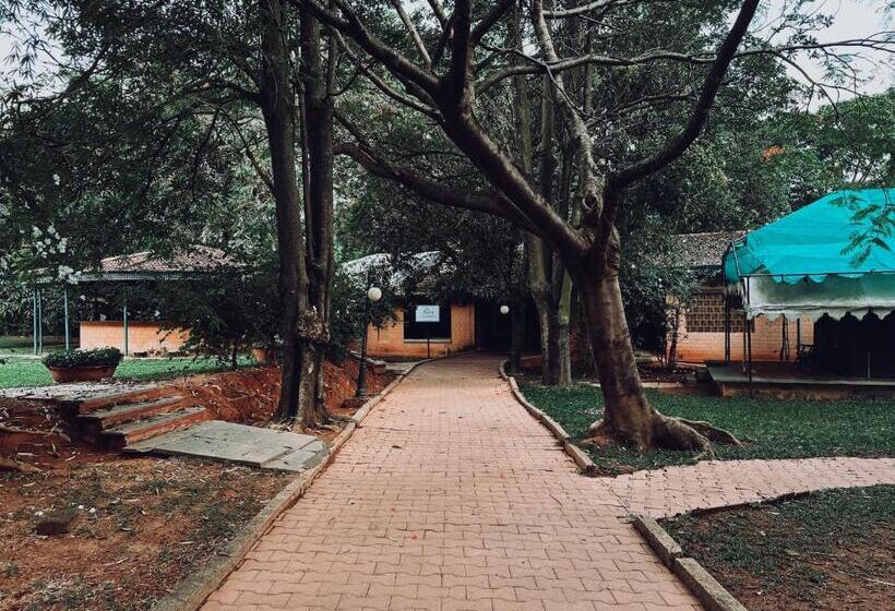 اتاق استاندارد با تخت بزرگ, Olde Bangalore Resort And Wellness Center