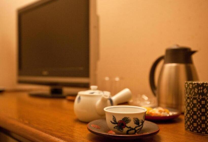 غرفة قياسية فردية, Sansuien