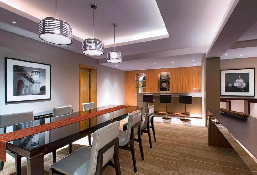 带双人大床的行政管理套房, Sheraton Grand Bangalore Hotel At Brigade Gateway