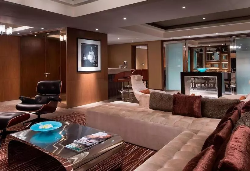 プレジデントスイートルーム, Sheraton Grand Bangalore Hotel At Brigade Gateway