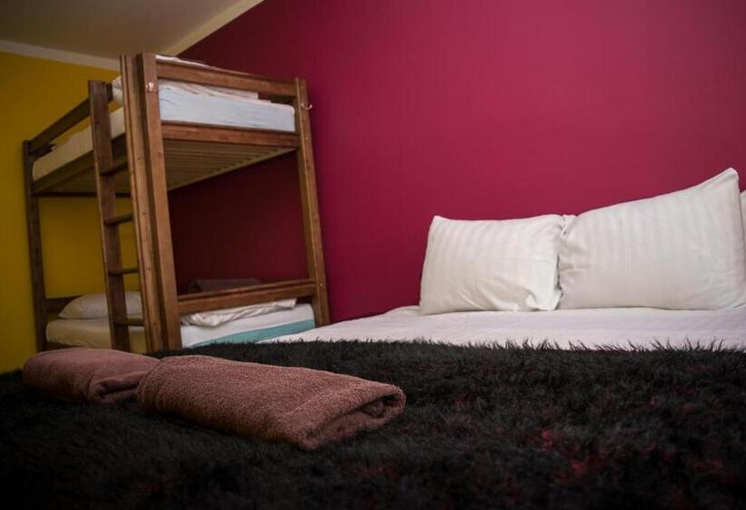 اتاق خانوادگی با سرویس بهداشتی مشترک, Naughty Squirrel Backpackers Hostel
