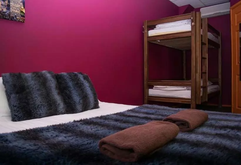 اتاق خانوادگی با سرویس بهداشتی مشترک, Naughty Squirrel Backpackers Hostel