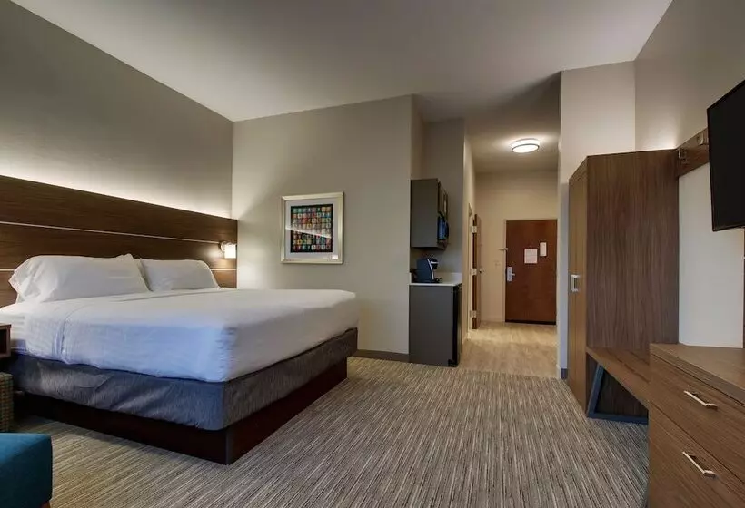 身障者適用スイートルーム, Holiday Inn Express Hotel & Suites Vernon College Area By Ihg