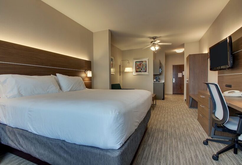 适合残疾人士使用的套间, Holiday Inn Express Hotel & Suites Vernon College Area By Ihg