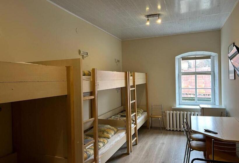 اتاق استاندارد با سرویس بهداشتی مشترک, Hostel Filaretai