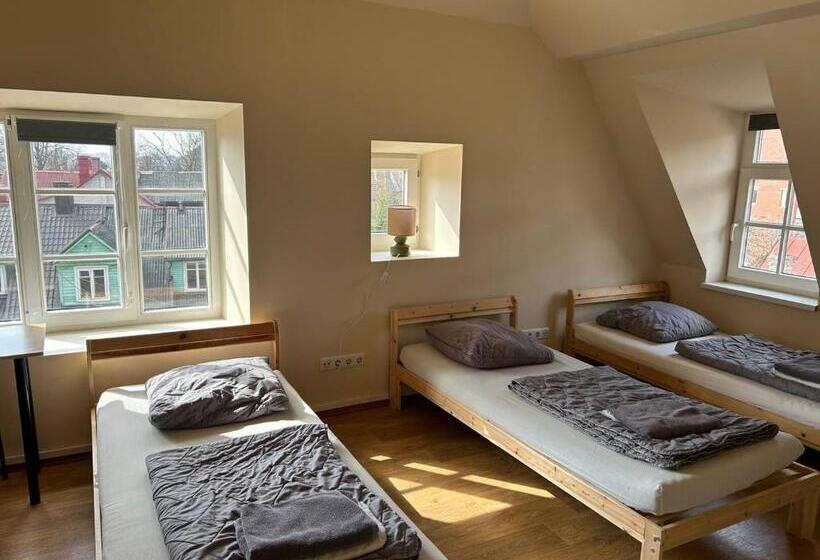 تختخواب در اتاق مشترک, Hostel Filaretai