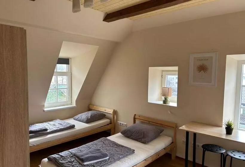 تختخواب در اتاق مشترک, Hostel Filaretai