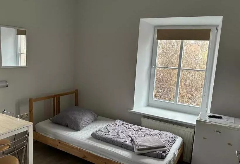اتاق استاندارد سه تخته با سرویس بهداشتی مشترک, Hostel Filaretai