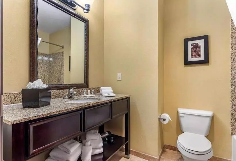 Sviitti, Comfort Suites Frisco