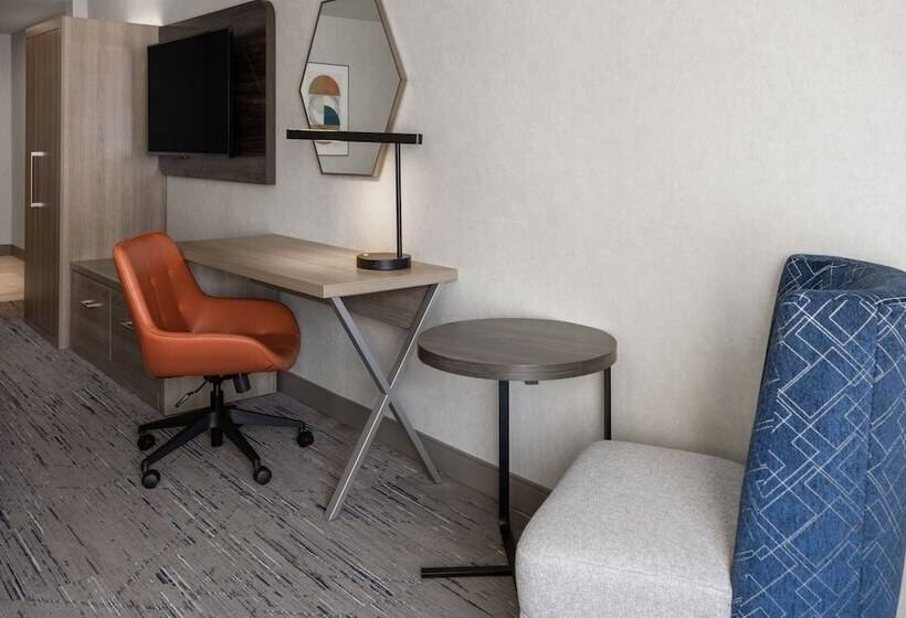 جناح, Holiday Inn Express Hotel & Suites Brattleboro, An Ihg