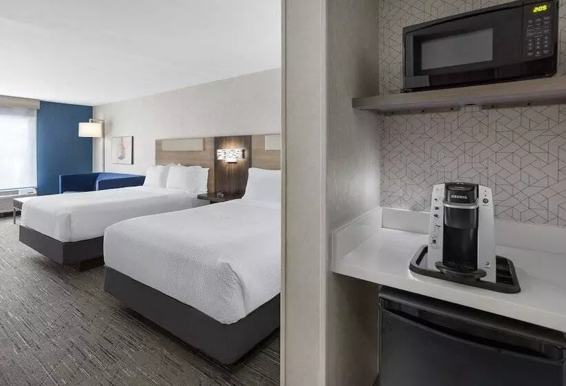 スイート, Holiday Inn Express Hotel & Suites Brattleboro, An Ihg