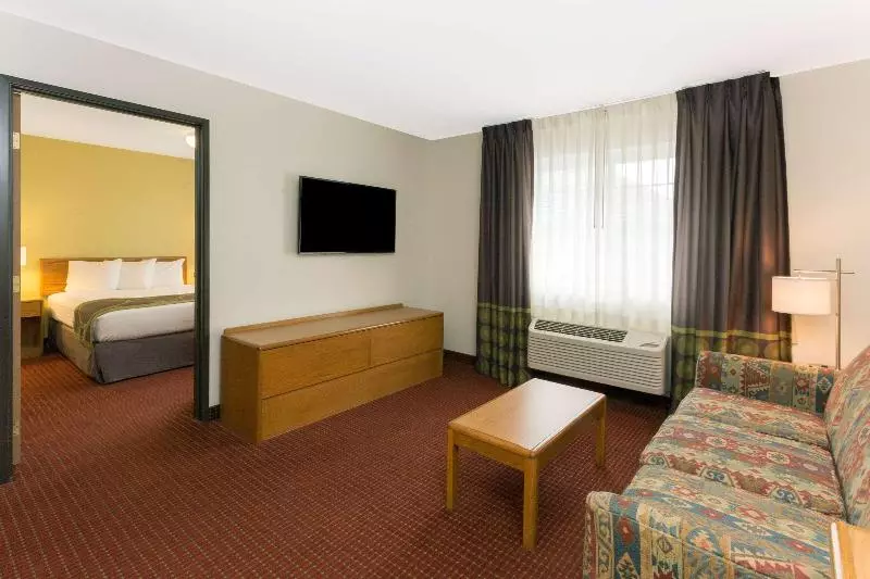 身障者適用キングサイズベッドルーム, Holiday Inn Express Hotel And Suites Conroe, An Ihg