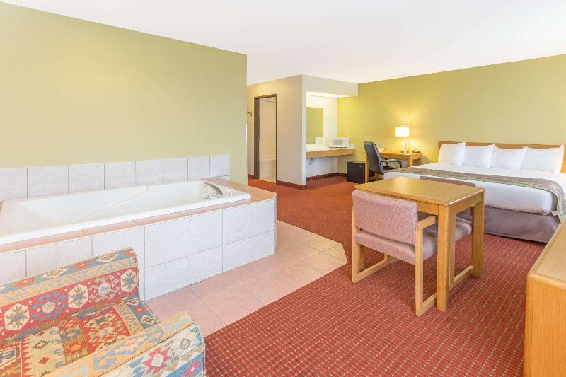 Номер Стандарт Кровать Кинг Адаптированный для Инвалидов, Holiday Inn Express Hotel And Suites Conroe, An Ihg