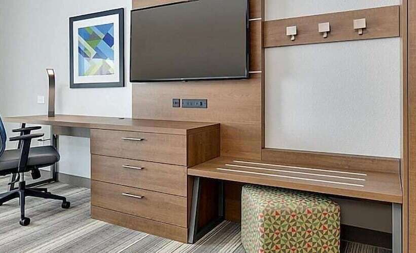 Номер Стандарт, Holiday Inn Express & Suites   Denton North, An Ihg