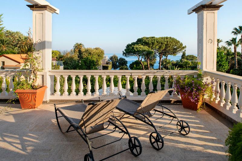 장애인을 위한 스탠다드 룸, Holiday Inn Garland, An Ihg