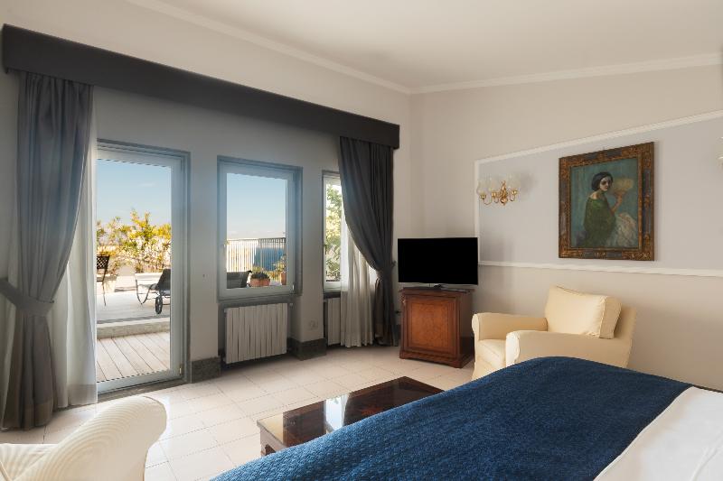 장애인을 위한 스탠다드 룸, Holiday Inn Garland, An Ihg