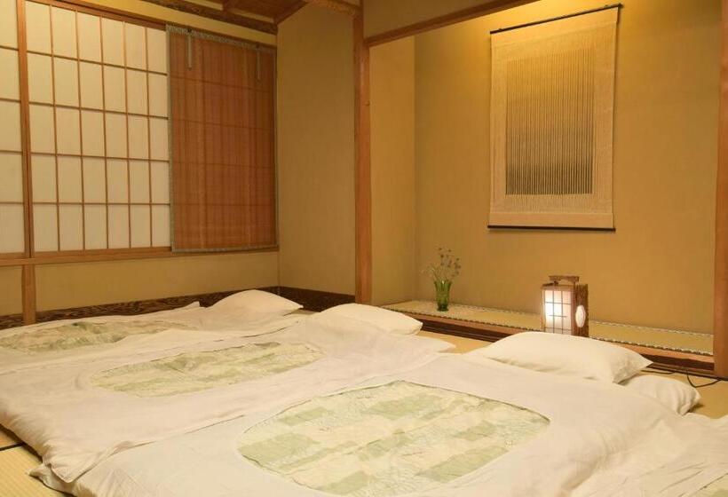 اتاق سوپریور چهار تخته, Kyoto Ryokan Sakanoue