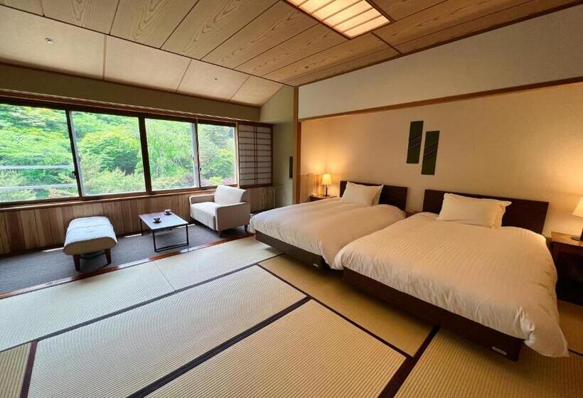 חדר סטנדרט לארבעה, Yuze