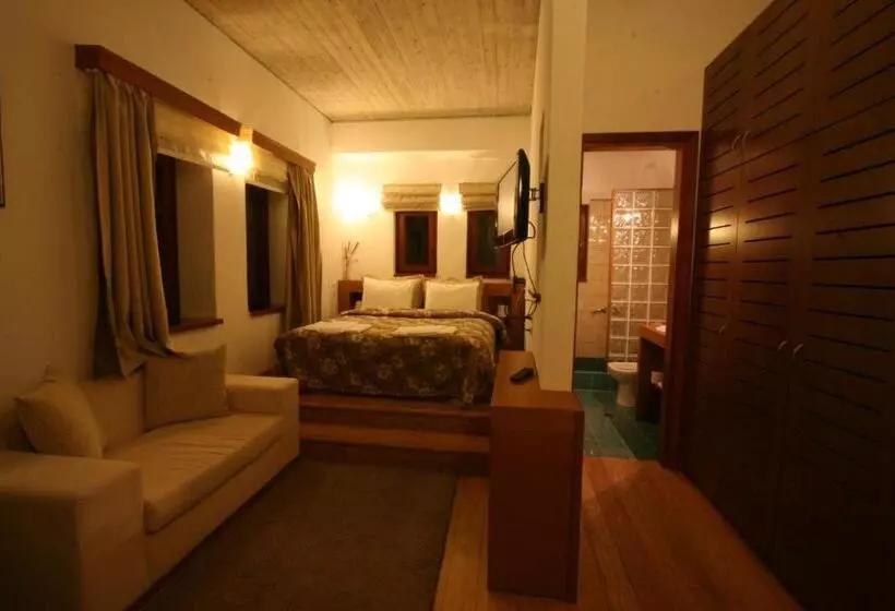 スタンダードスタジオ, Kerasies Guesthouse