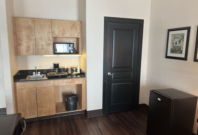 Suite, Sunchase Inn & Suites