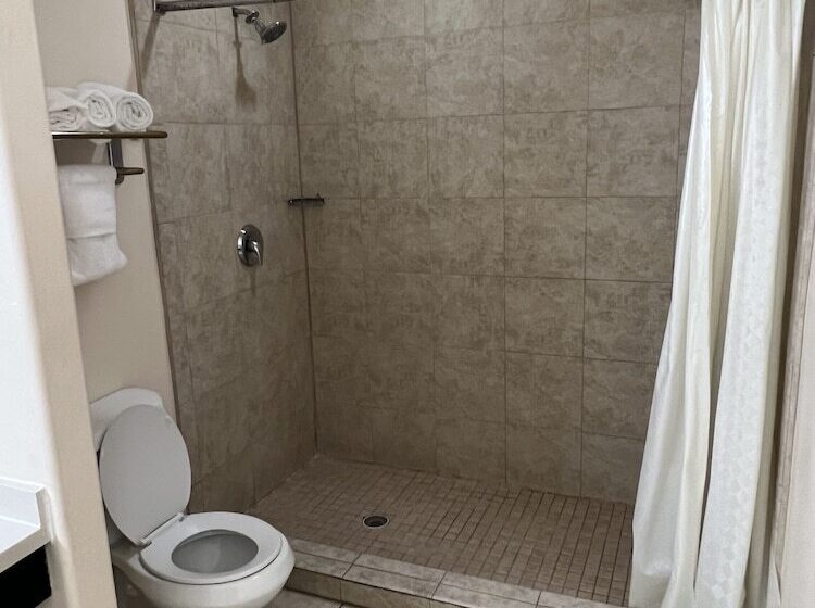 جناح, Sunchase Inn & Suites