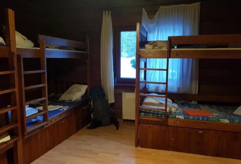 تختخواب در اتاق مشترک, Good Bye Lenin Hostel Zakopane