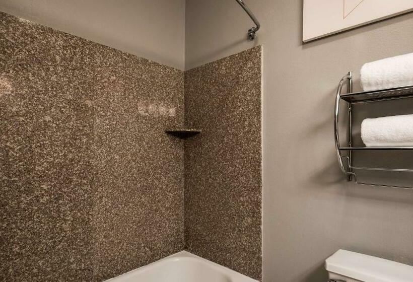 מיטת קינג בסוויטה, Best Western Plus New Cumberland