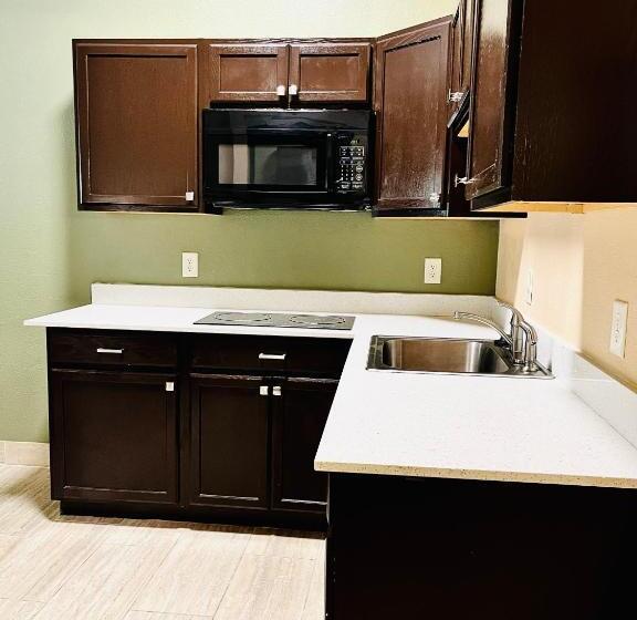 غرفة قياسية سرير كينج, Best Western Plus The Woodlands