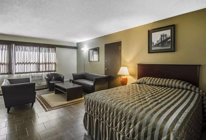 Sviitti, Econo Lodge Lloydminster
