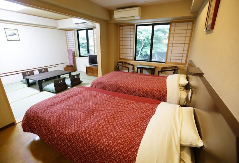 غرفة قياسية حمام مشترك, Tenseien