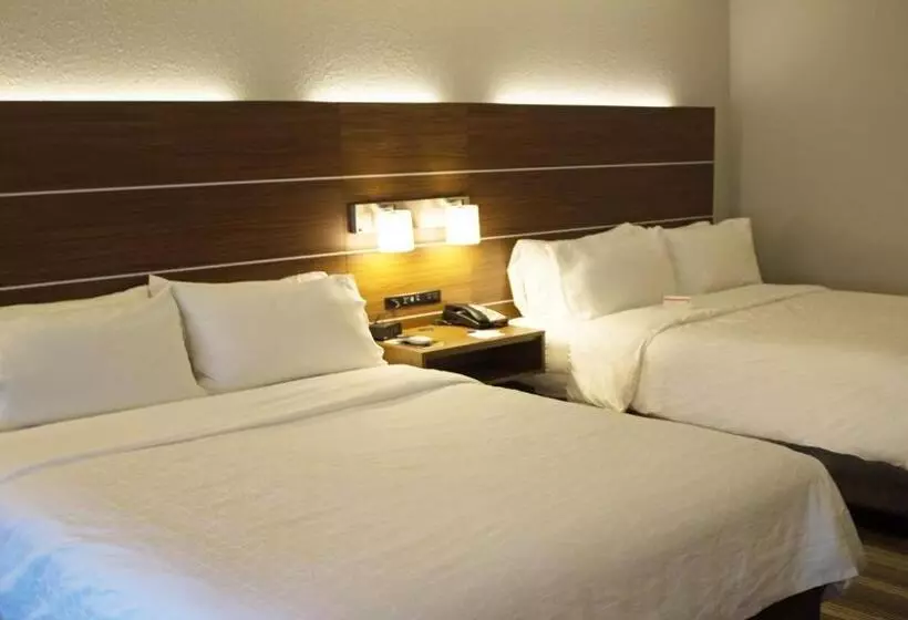 キングサイズベッドのスタンダードルーム, Holiday Inn Express Winfield   Teays Valley, An Ihg