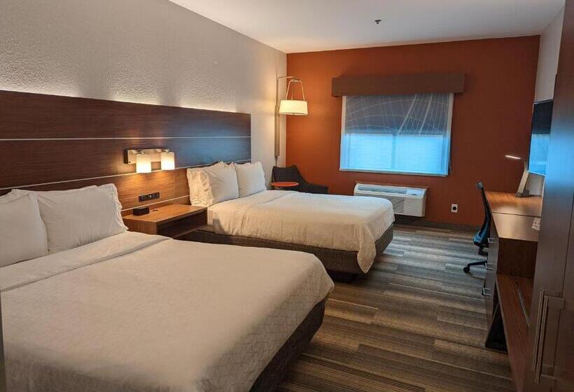 장애인을 위한 퀸사이즈 스탠다드 룸, Holiday Inn Express Winfield   Teays Valley, An Ihg