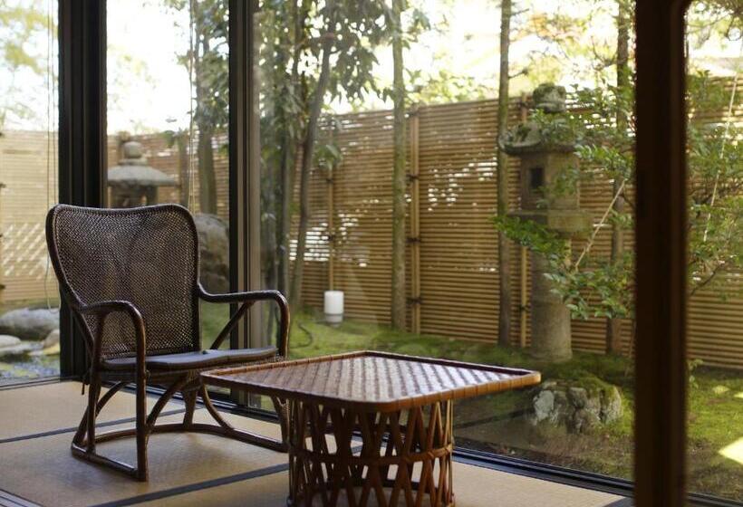 غرفة سوبيريور, Kinjohro