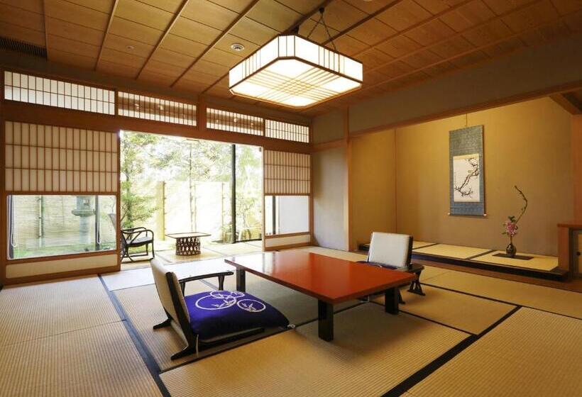 غرفة سوبيريور, Kinjohro