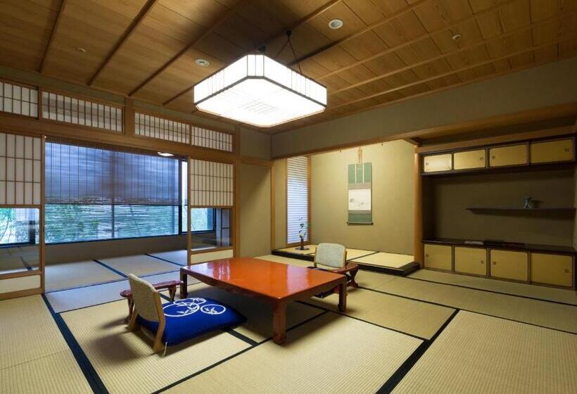 غرفة سوبيريور, Kinjohro