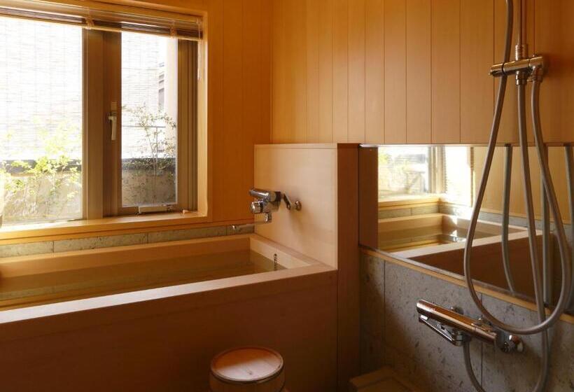 غرفة ديلوكس, Kinjohro