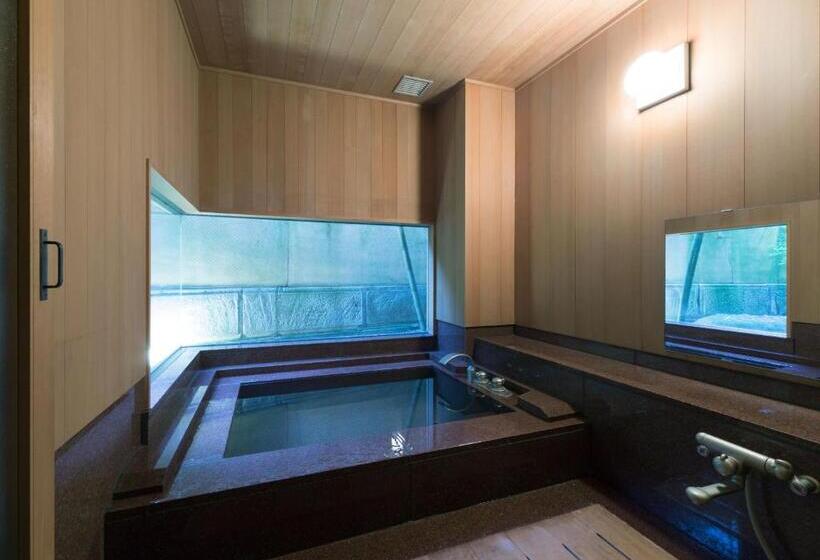 غرفة بريميوم, Kinjohro