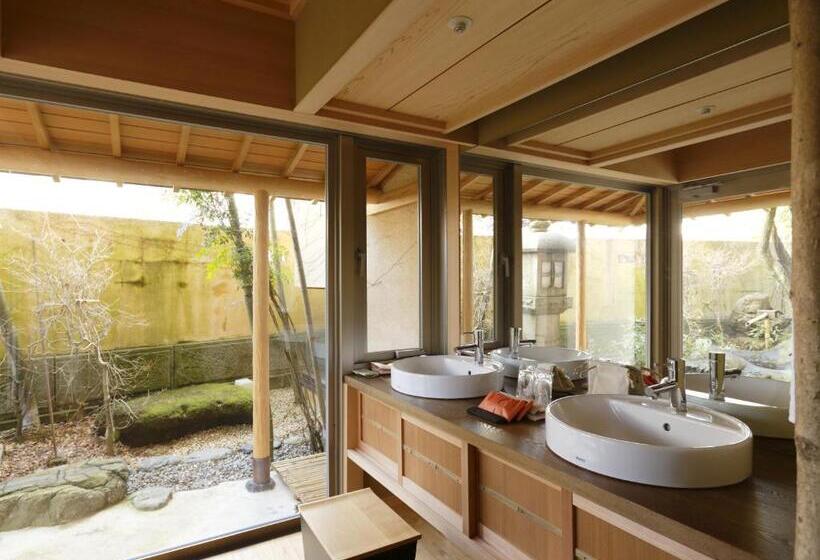 غرفة بريميوم, Kinjohro