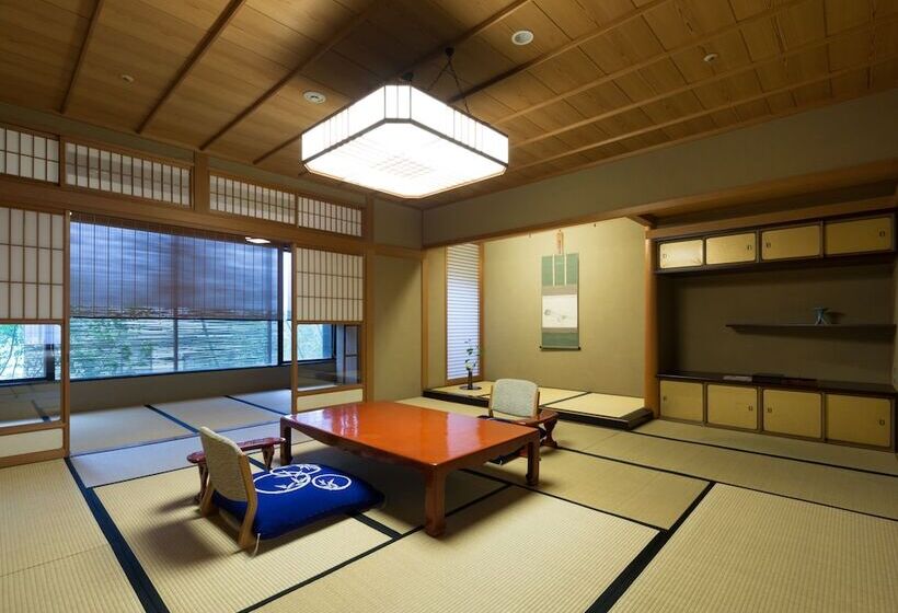 غرفة سوبيريور, Kinjohro