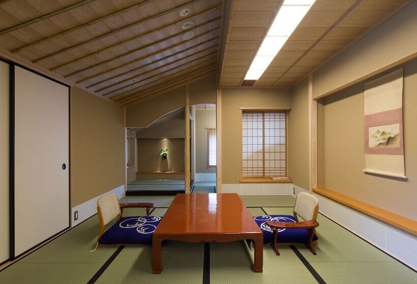 غرفة ديلوكس, Kinjohro