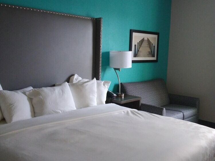 غرفة تنفيذية, La Quinta By Wyndham Jamestown