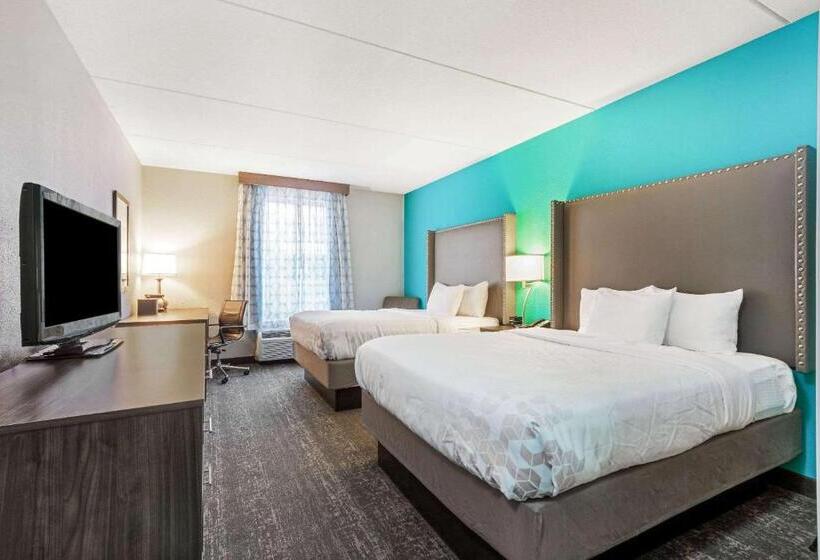 Номер Executive, La Quinta By Wyndham Jamestown