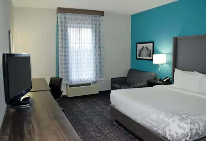 اتاق لوکس با تخت بزرگ, La Quinta By Wyndham Jamestown