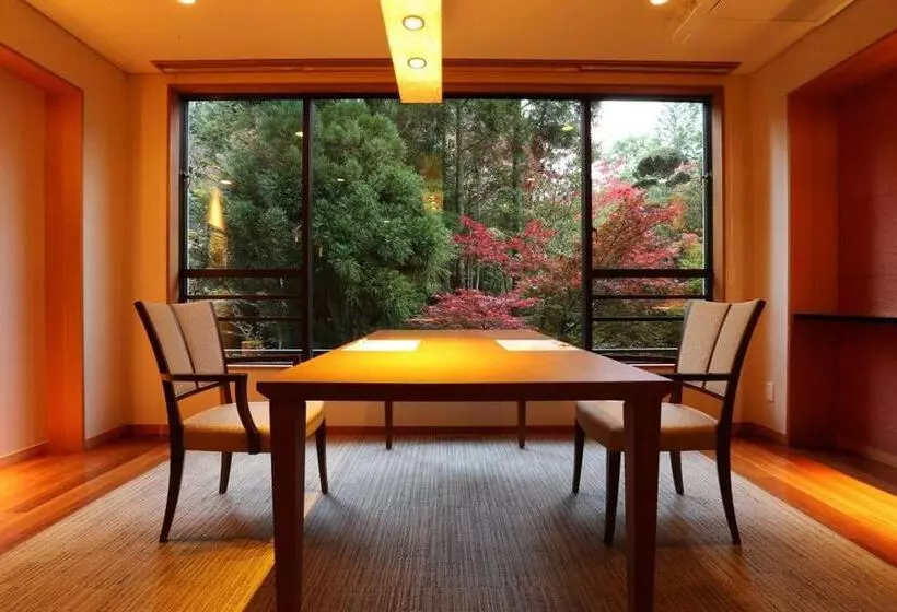 スーペリアールーム, Nakanobo Zuien