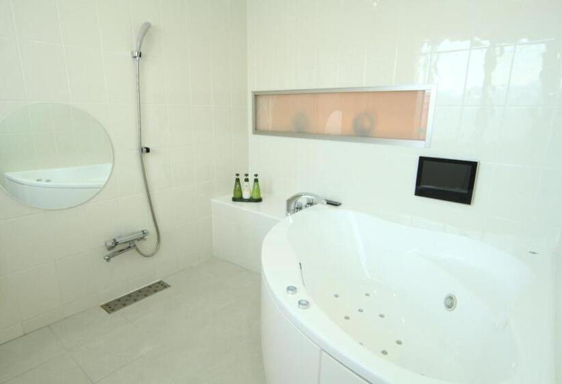 جناح, Naturwald Furano