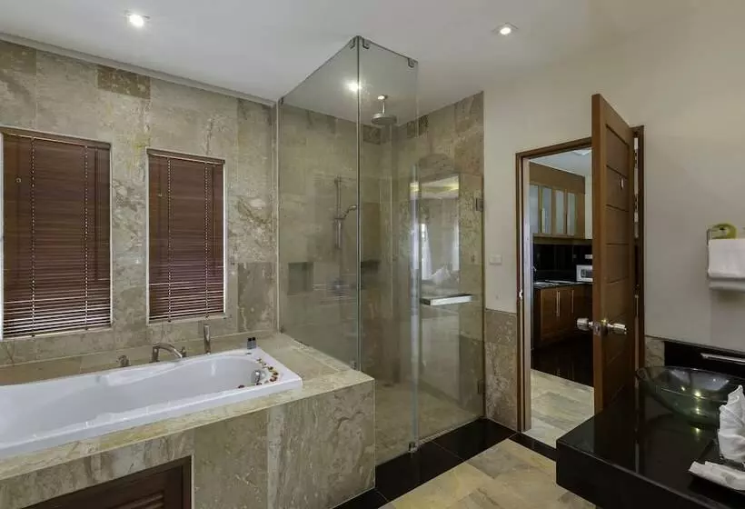 スイート, Phunawa Resort Phuket Karon Beach