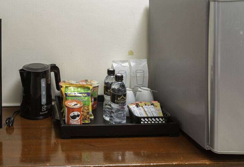 Номер Deluxe, Phunawa Resort Phuket Karon Beach   Sha Plus