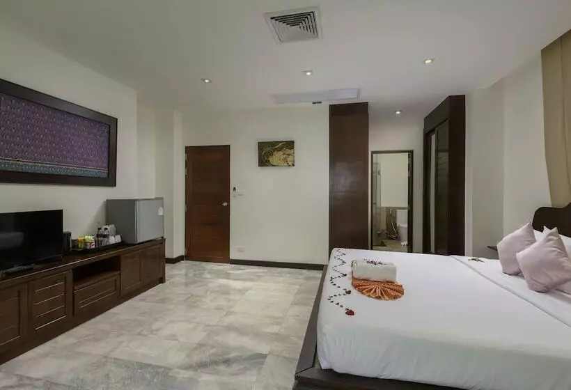 デラックスルーム, Phunawa Resort Phuket Karon Beach