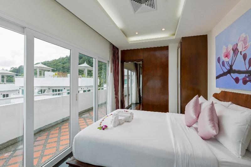 Люкс 3 Спальни, Phunawa Resort Phuket Karon Beach   Sha Plus
